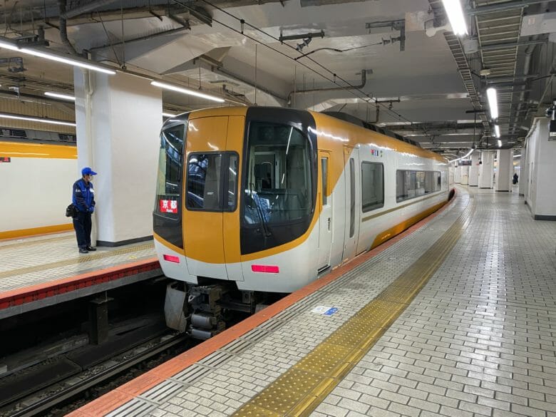 近鉄特急　京都駅　入線